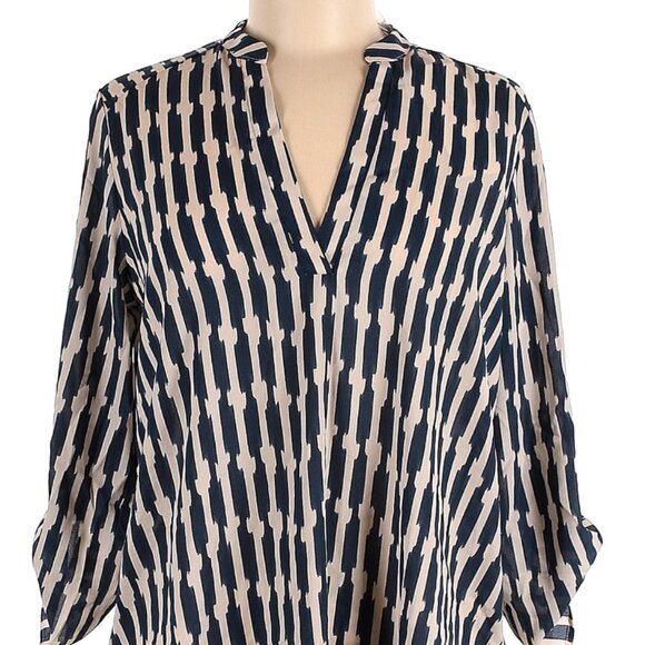 ๐จ 50% OFF BUNDLES! ๐จ NWT Lush Warren Split Neck Blouse - Picture 5 of 8